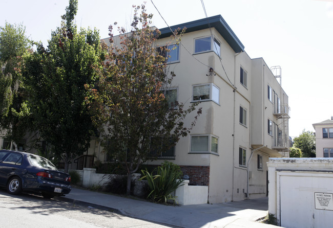 68 Vernon Street Apartments in Oakland, CA - Foto de edificio - Building Photo