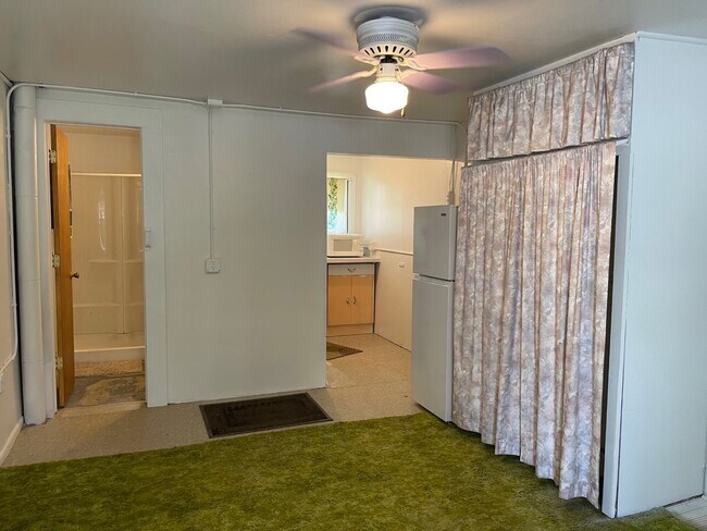 130 E Broadway St in Thermopolis, WY - Building Photo - Building Photo