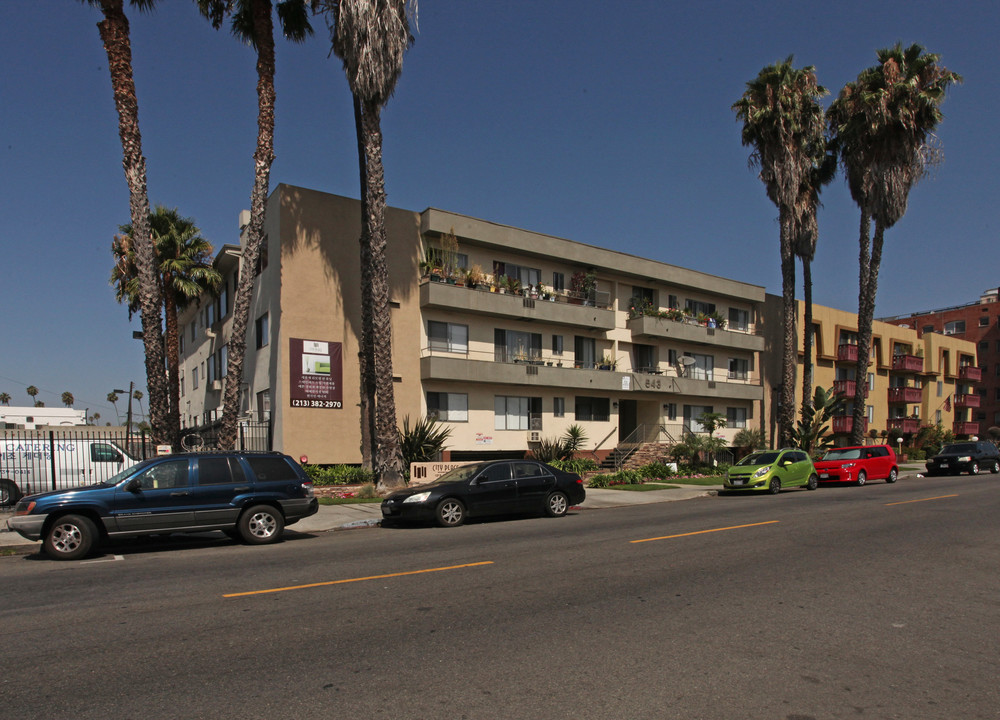 City Place Apartments in Los Angeles, CA - Building Photo