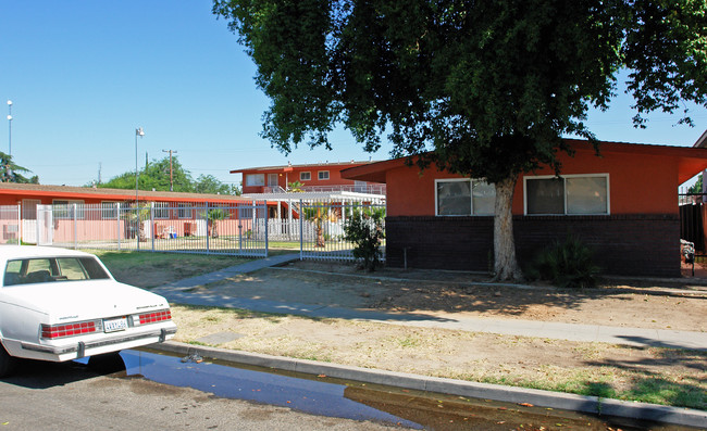 2208 W Princeton Ave in Fresno, CA - Building Photo - Building Photo