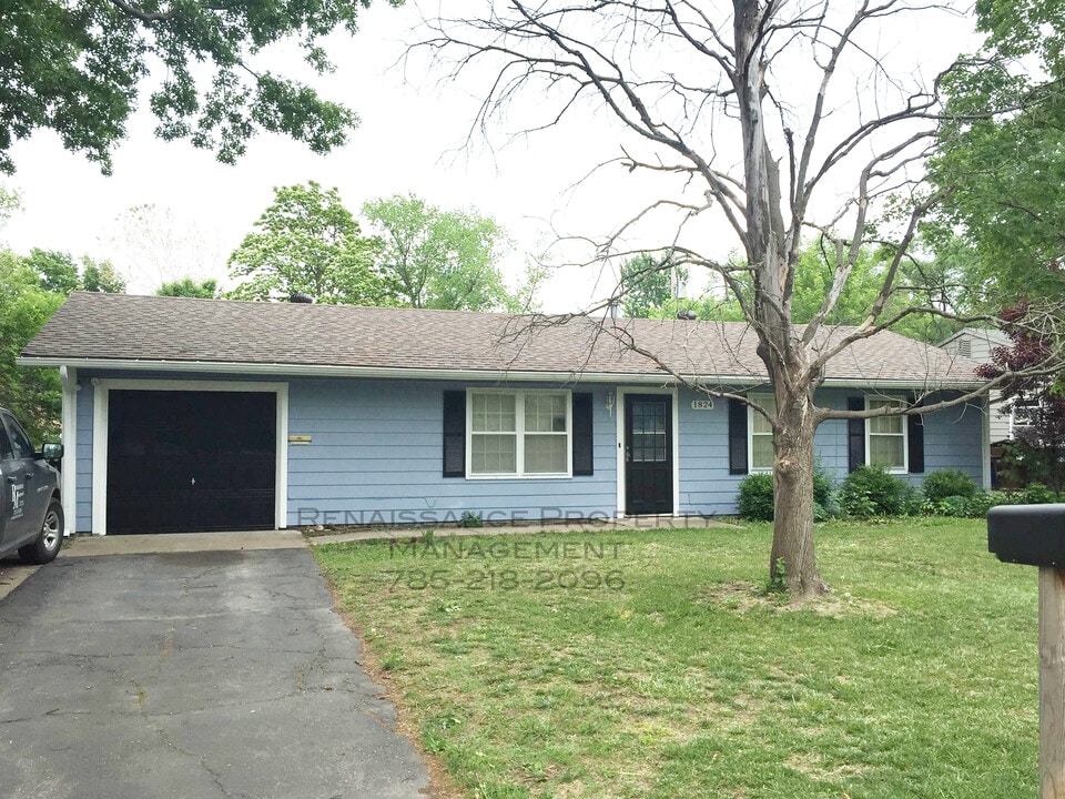 1824 Miller Dr in Lawrence, KS - Foto de edificio