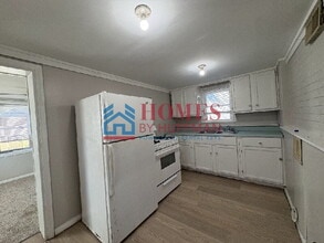 302 N Tekoppel Ave in Evansville, IN - Building Photo - Building Photo