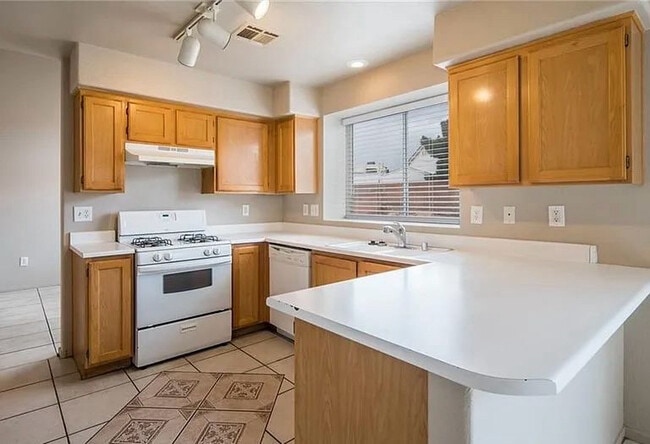 3747 Nairobi Ln in North Las Vegas, NV - Building Photo - Building Photo