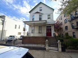 927 18th St in Union City, NJ - Building Photo