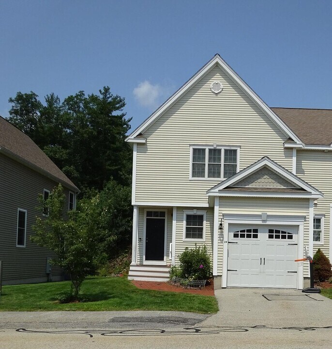 24 Autumn Ln, Unit 24 in Northborough, MA - Building Photo