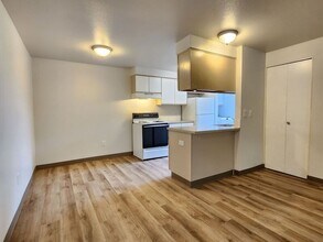 1285 NW 183rd Ave in Beaverton, OR - Building Photo - Building Photo