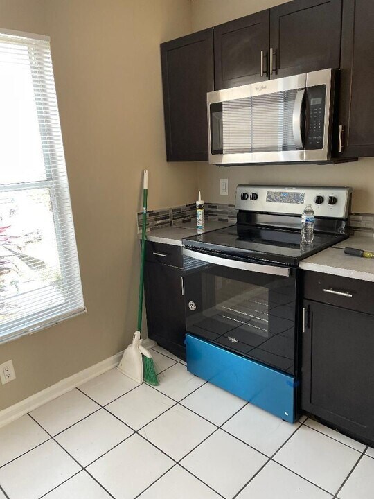 6198 Navajo Terrace in Margate, FL - Building Photo