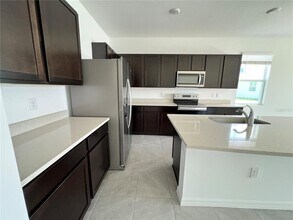 137 Mangrove Shade Cir in Apollo Beach, FL - Building Photo - Building Photo