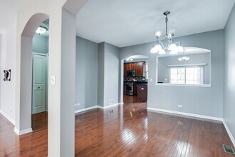 417 Plaza Pl in Aurora, IL - Building Photo - Building Photo