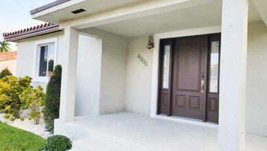 4000 NW 4th Terrace in Miami, FL - Building Photo - Building Photo