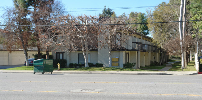 225 S San Dimas Canyon Rd in San Dimas, CA - Building Photo - Building Photo