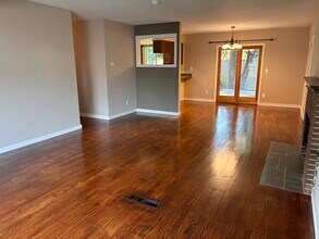 484 N Kentucky Ave in East Wenatchee, WA - Building Photo - Building Photo