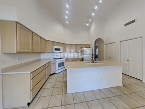 13381 W Wilshire Dr in Goodyear, AZ - Building Photo - Building Photo