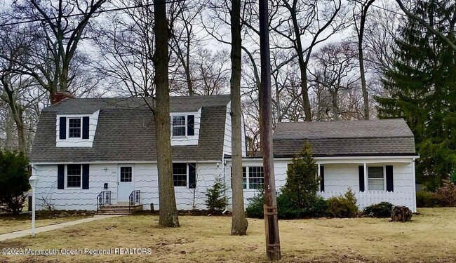 property at 198 Elmwood Rd