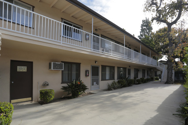 Mitlon Apartments in Whittier, CA - Building Photo - Building Photo