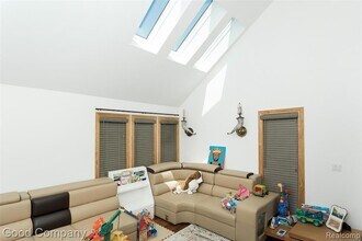 30384 Castleford Ct in Farmington Hills, MI - Building Photo - Building Photo