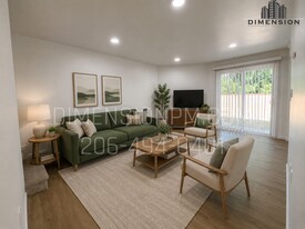 17 110th Ave Ct E in Edgewood, WA - Building Photo
