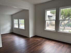 5106 Center St in Houston, TX - Building Photo