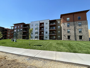 Grant Creek Village Apartments in Missoula, MT - Building Photo - Building Photo