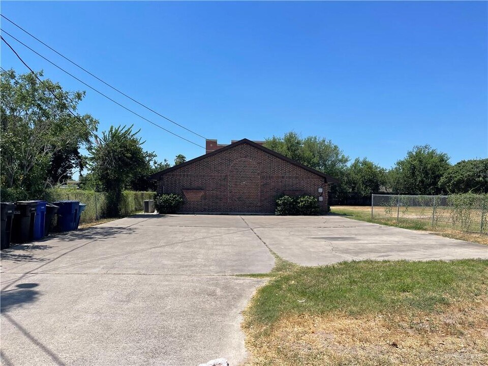 2509 Erie Ave in McAllen, TX - Building Photo