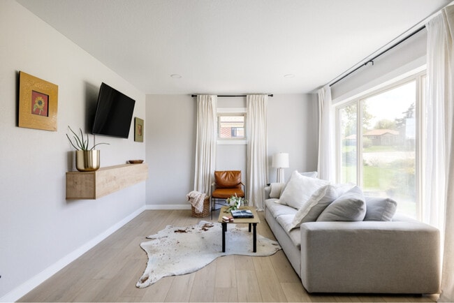 10516 Pearl St in Northglenn, CO - Foto de edificio - Building Photo