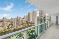 100 Bayview Dr, Unit 2028 in Sunny Isles Beach, FL - Foto de edificio - Building Photo