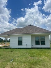 3142 E Blue Heron Dr in Lake Charles, LA - Building Photo - Building Photo