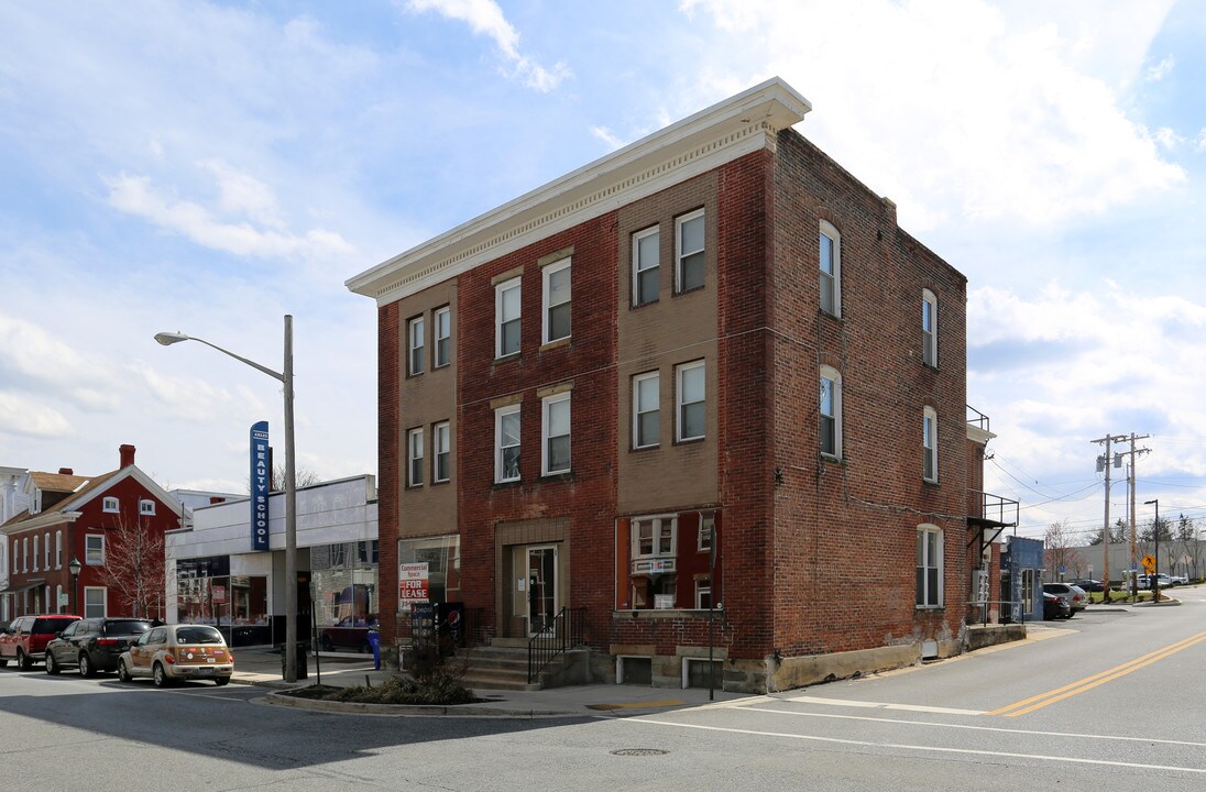 25 E Antietam St in Hagerstown, MD - Building Photo