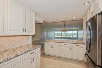 5100 Bayview Dr, Unit 403 in Fort Lauderdale, FL - Building Photo - Building Photo