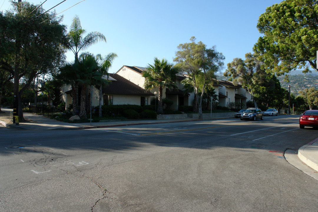 Olive Townhouses in Santa Barbara, CA - Building Photo