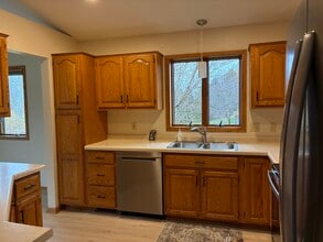 1103 4th St NW in Byron, MN - Foto de edificio - Building Photo