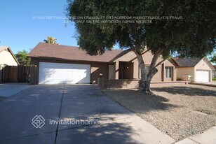 5520 W Joan De Arc Ave in Glendale, AZ - Building Photo