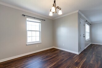 4005 Mimosa View Dr in Louisville, KY - Building Photo - Building Photo