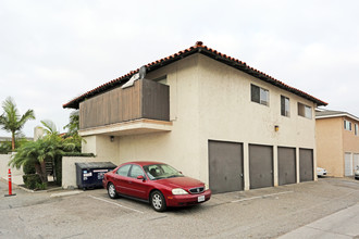 7291 La Mancha Cir in Huntington Beach, CA - Building Photo - Building Photo