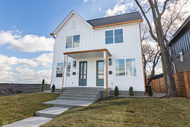 2053 Columbia Ave in Indianapolis, IN - Building Photo - Building Photo