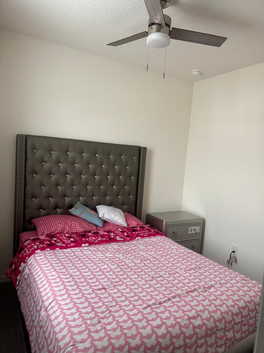 4454 Small Creek Rd in Kissimmee, FL - Building Photo