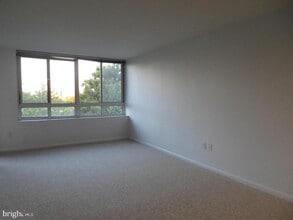 350 G St SW in Washington, DC - Foto de edificio - Building Photo