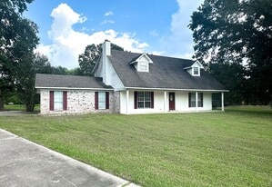 64 Howell Ln in Texarkana, TX - Building Photo
