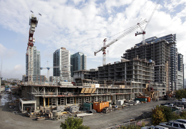 King West Condominiums in Toronto, ON - Building Photo - Building Photo