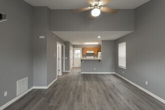 4903 Moniteau in Columbia, MO - Foto de edificio - Building Photo