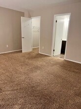 1043 Scarborough Ct in Chesterton, IN - Building Photo - Building Photo