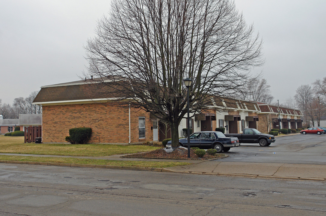 Xenia Arms in Xenia, OH - Building Photo