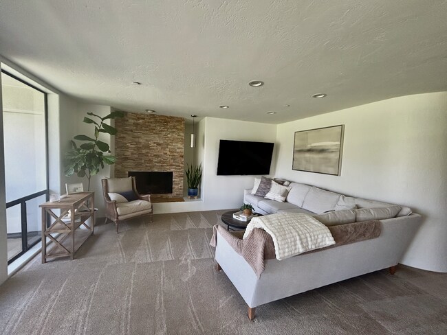 2556 Navarra Dr in Carlsbad, CA - Building Photo - Building Photo