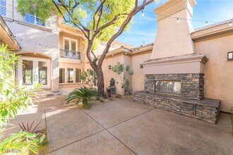 904 Pont Chartrain Dr in Las Vegas, NV - Building Photo - Building Photo