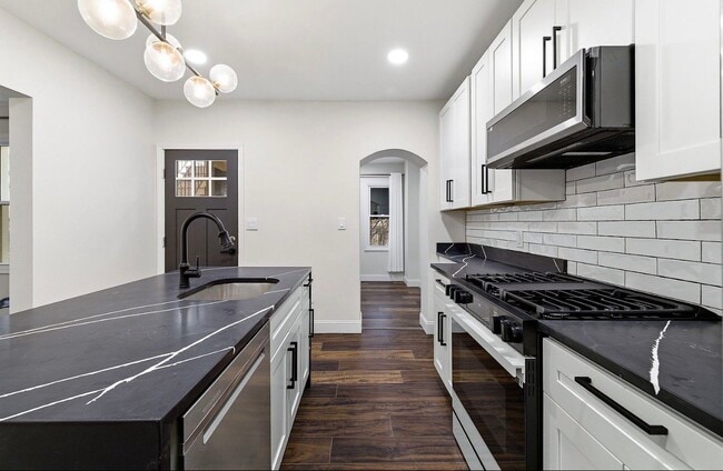 3 3rd Ave in Braddock, PA - Building Photo - Building Photo