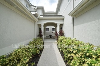 534 Grasslands Village Cir in Lakeland, FL - Foto de edificio - Building Photo