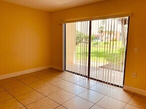 1566 Lake Crystal Dr in West Palm Beach, FL - Building Photo - Building Photo