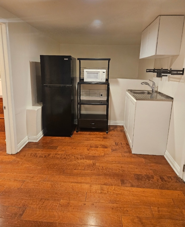 property at 837 N Herbert Ave
