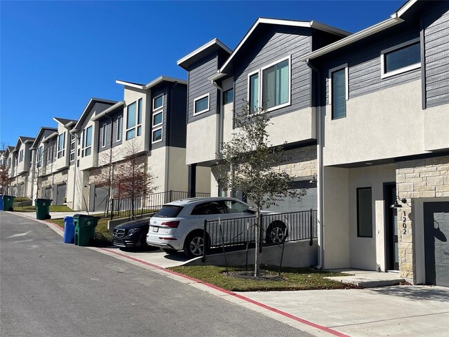 property at 2050 Lohmans Spur