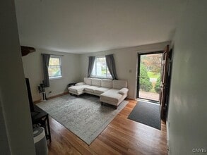 302 Twin Elms Ln in Syracuse, NY - Building Photo - Building Photo